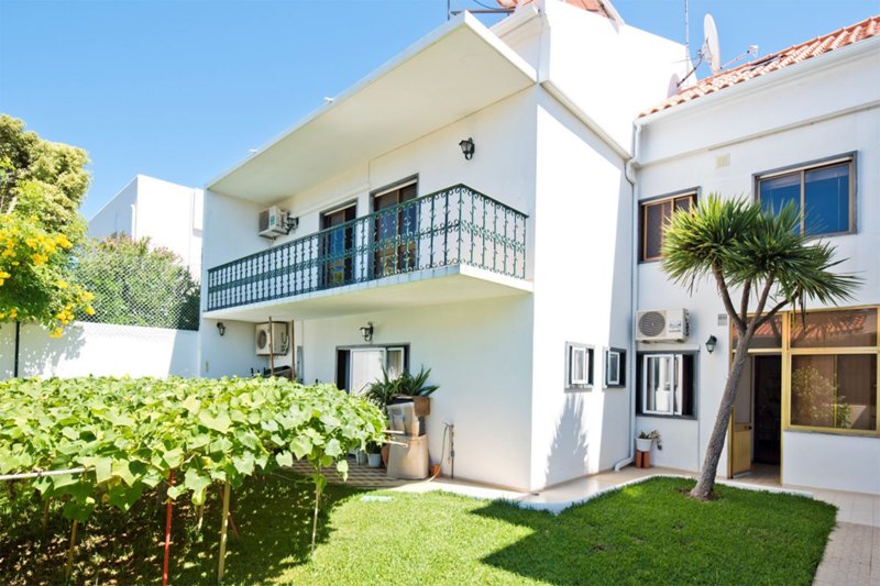 House T5 of 198 sqm - Cascais / Monte Estoril | BVP-FAC-1089 | 1 | Bien vivre au Portugal