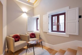 <p class= annonceFrom >Porto immobilier</p> | Appartement T2 de 80 m² - Centre historique Porto / Sé | BVP-PD-991